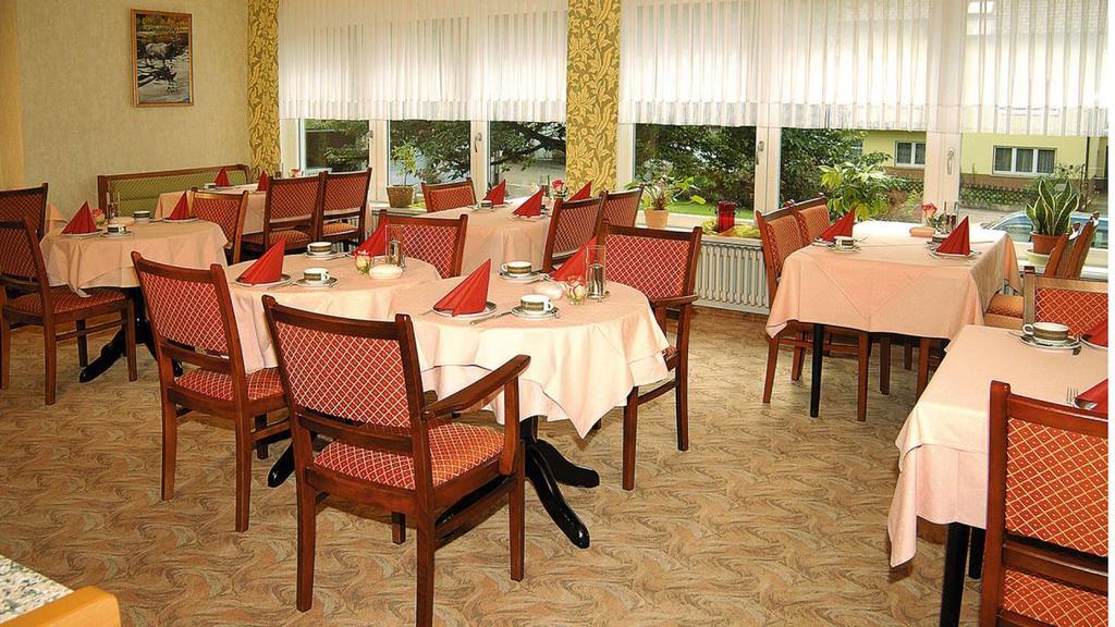 מלון באד פטרסטאל-גריסבאך Akzent Hubertus מסעדה תמונה